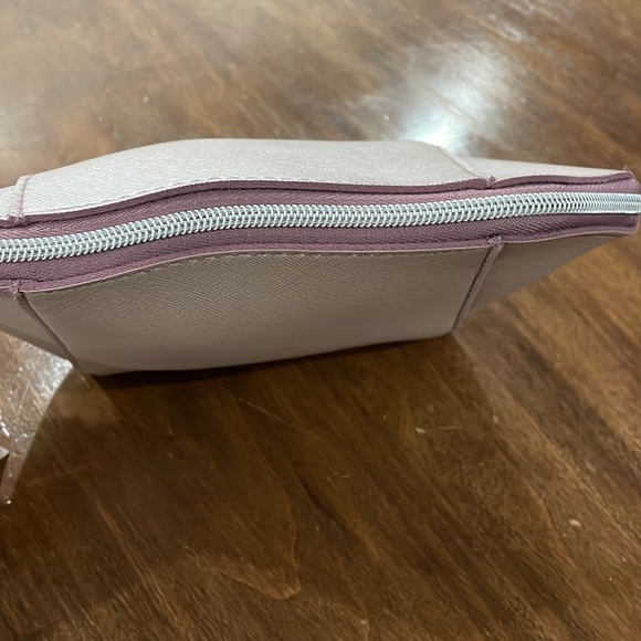 Cosmetic Bag - Picture 4 of 9